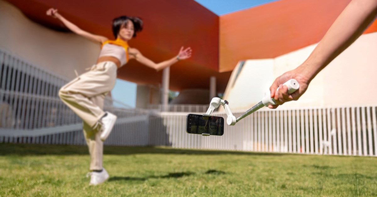 Le gimbal Insta360 Flow 2 Pro, doté de l'IA, bénéficie d'une première baisse de prix, passant de 299,95 $ (environ 254,15 €) à 159,95 $ (environ 136,15 €) (apple.com).