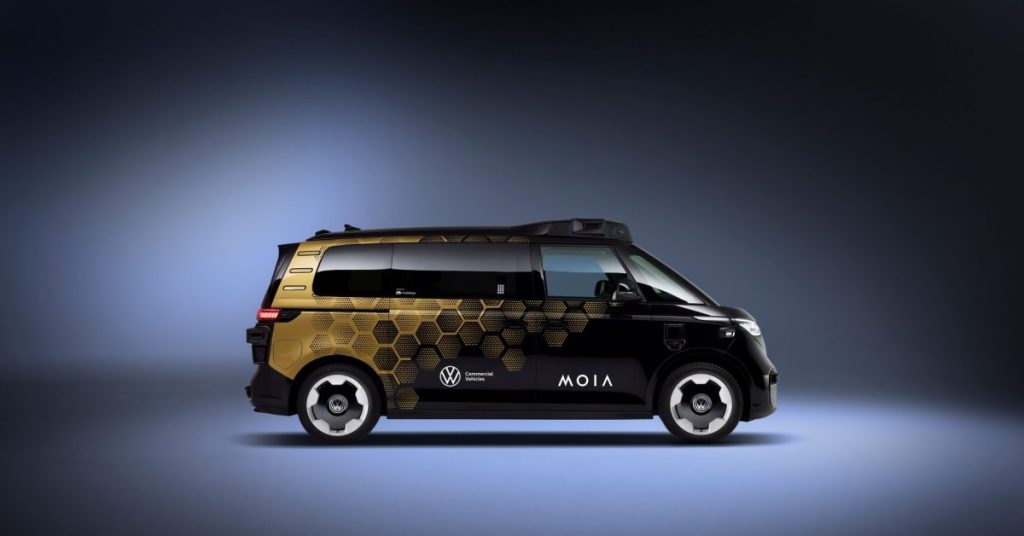 Salut à la révolution : le ID. Buzz AD de VW, votre véhicule autonome est enfin là.