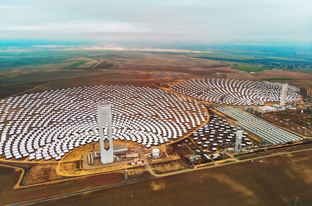 Naviguer dans le défi de la réglementation fiscale : stratégies pour optimiser vos finances professionnelles