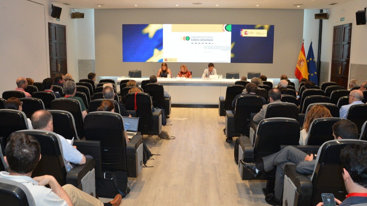 Nouveaux défis en matière de prix, réglementation et protection des producteurs face aux évolutions du marché.