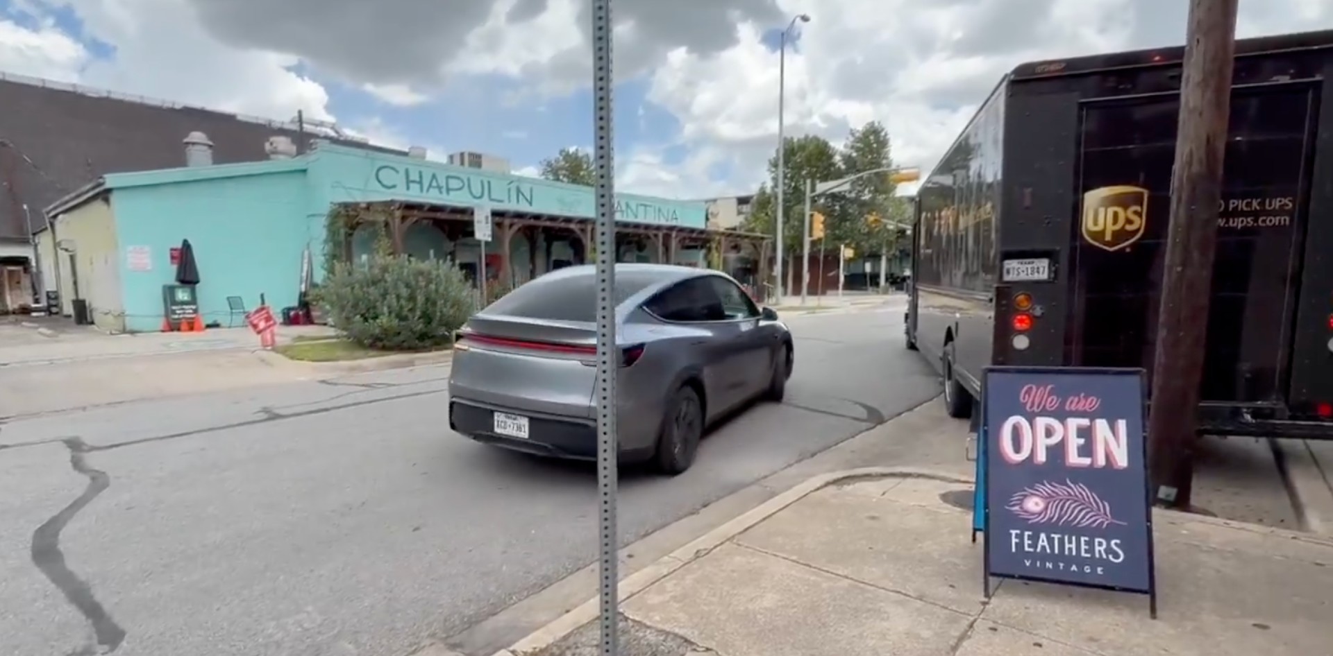 Première intervention du robotaxi Tesla : analyse d'un monitorage de sécurité essentiel - plare. Premiere intervention du robotaxi Tesla analyse dun monitorage de - plare.