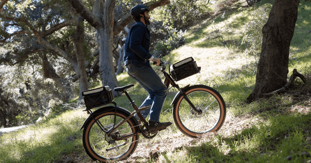 Les vélos électriques Radster Road et Trail de Rad Power à partir de 1 699 € offrent performance et polyvalence.