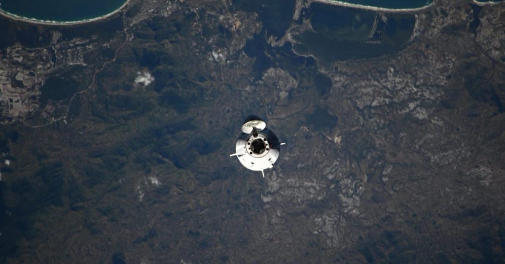 Rencontrez Grace, le dernier vaisseau Crew Dragon de SpaceX : une avancée majeure dans l’exploration spatiale. Rencontrez Grace, le dernier vaisseau Crew Dragon de SpaceX : une avancée majeure dans l'exploration spatiale.