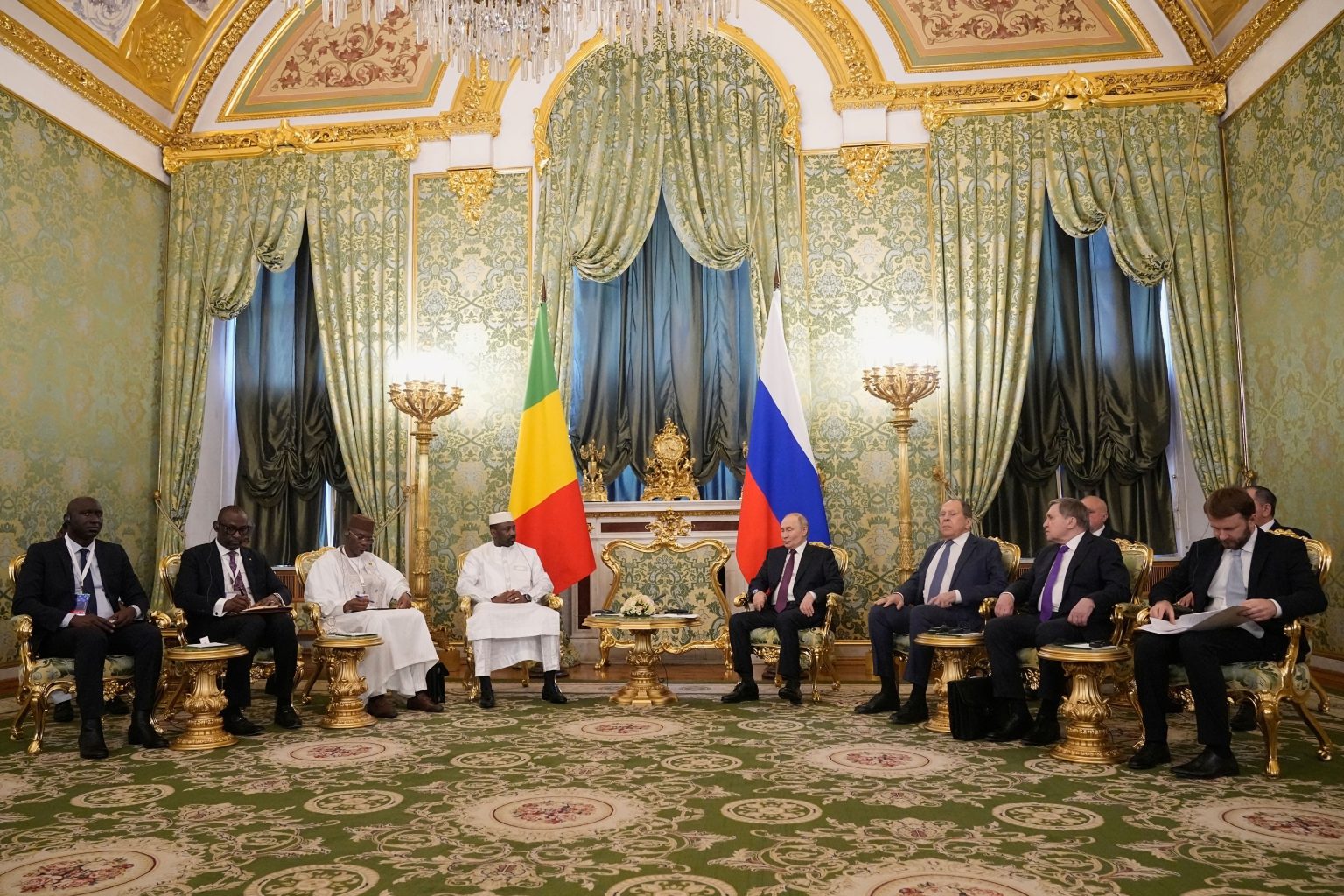 Rusia et Malí renforcent leur coopération avec des accords stratégiques en énergie nucléaire