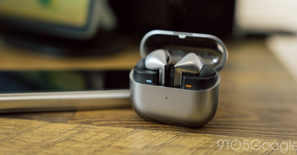 Samsung Galaxy Buds : nouvelles options de réglages dans One UI pour une expérience audio sur mesure. Samsung Galaxy Buds : nouvelles options de réglages dans One UI pour une expérience audio sur mesure.