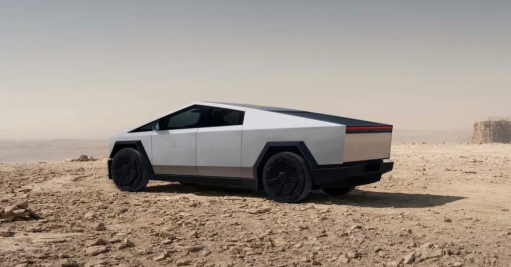 Tesla lance une offre exceptionnelle sur le Cybertruck, avec des remises inédites pour stimuler les ventes.
Le Cybertruck est proposé en trois versions :
Propulsion : prix de départ à 60 990 $ (environ 56 000 €), avec une autonomie estimée à 400 km.
Transmission intégrale : prix de départ à 79 990 $ (environ 73 300 €), offrant une autonomie de 547 km.
Cyberbeast : prix de départ à 99 990 $ (environ 91 600 €), avec une autonomie de 515 km.
Ces remises visent à renforcer la compétitivité du Cybertruck sur le marché des pick-up électriques.