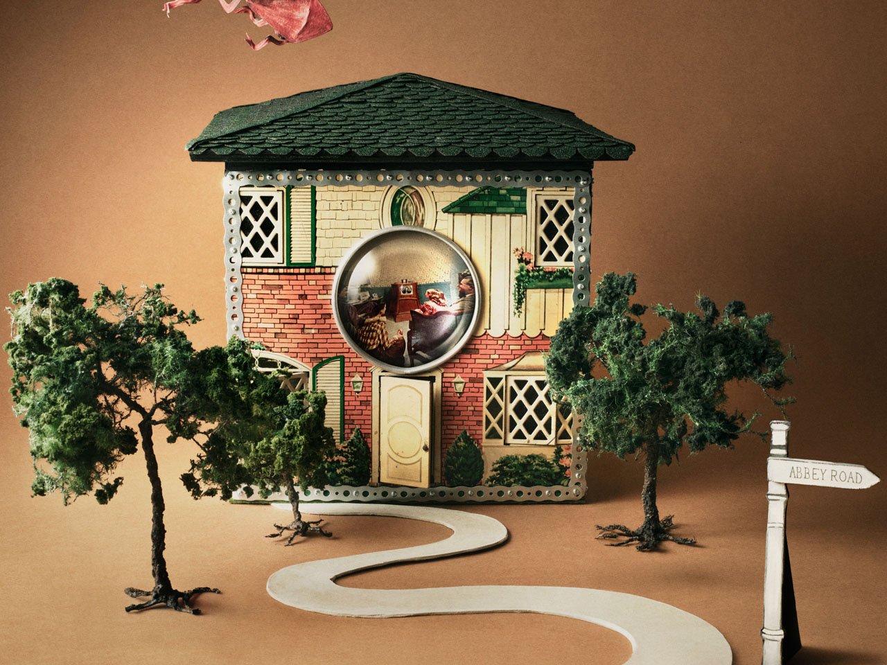 Teenage Engineering and BentgablenitsBGN–11 Dollhouse Speaker 2 - plare.