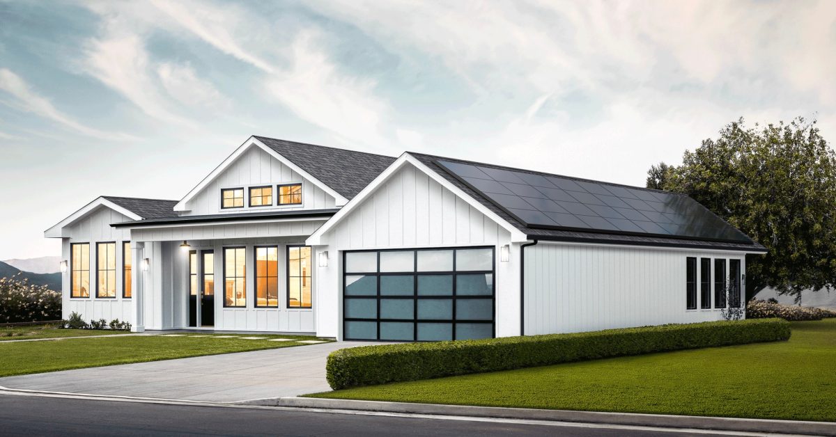 Tesla Solar hero - plare.