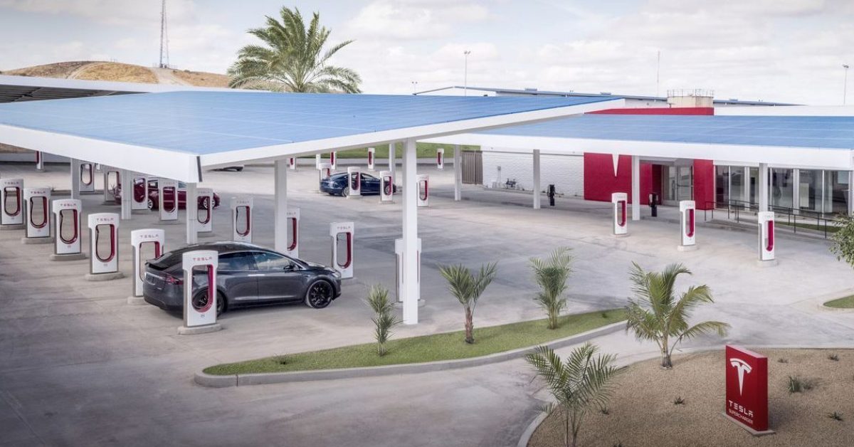 Tesla Supercharger hero 1 - plare.
