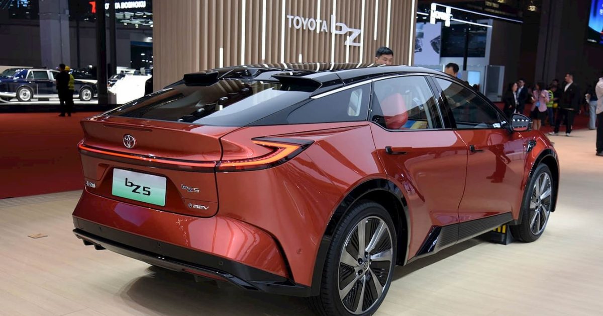 Toyota bZ5 electric SUV 20000 - plare.