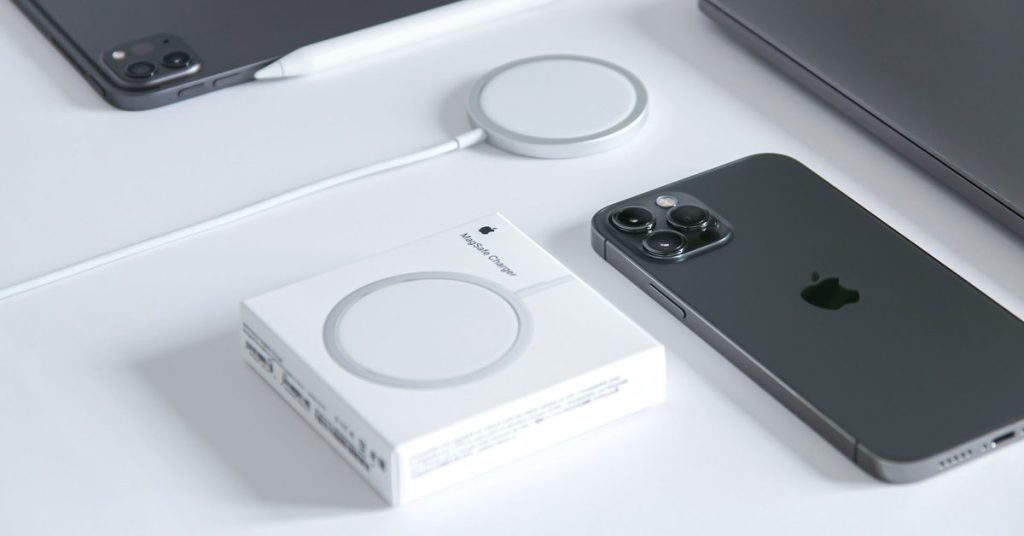 Apple MagSafe : un chargeur à venir qui laisse présager 50W pour l’iPhone 17