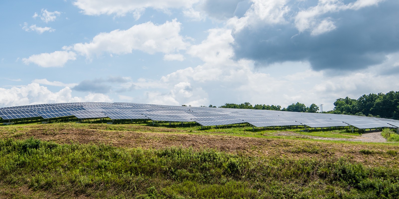 "Us solar établit de nouveaux records alors que les énergies renouvelables rivalisent presque avec le gaz naturel – eia" - plare. Pittsburgh Airport solar