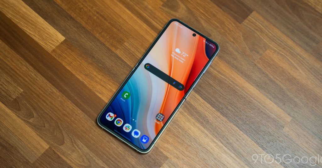 Voici un titre SEO accrocheur :
« Galaxy Z Flip 7 : des rendus audacieux, lumineux et séduisants » Voici un titre SEO accrocheur :
"Galaxy Z Flip 7 : des rendus audacieux, lumineux et séduisants"