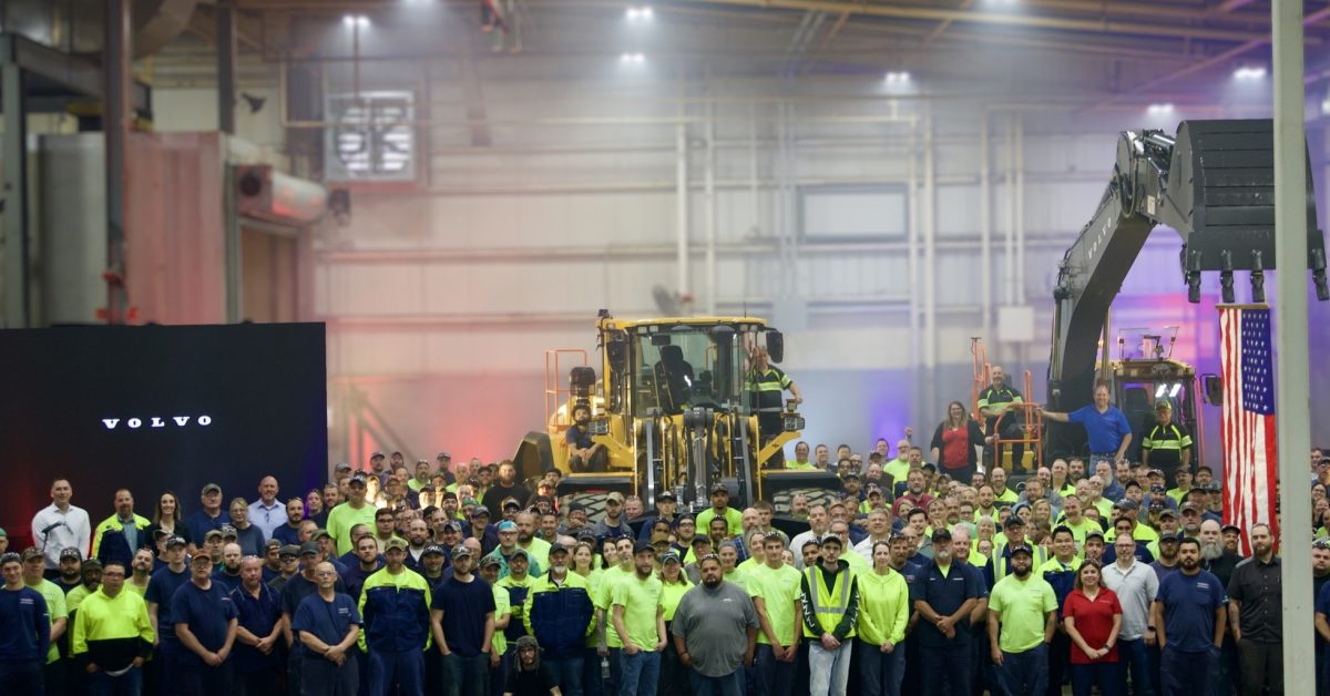 Volvo CE Town hall - plare.