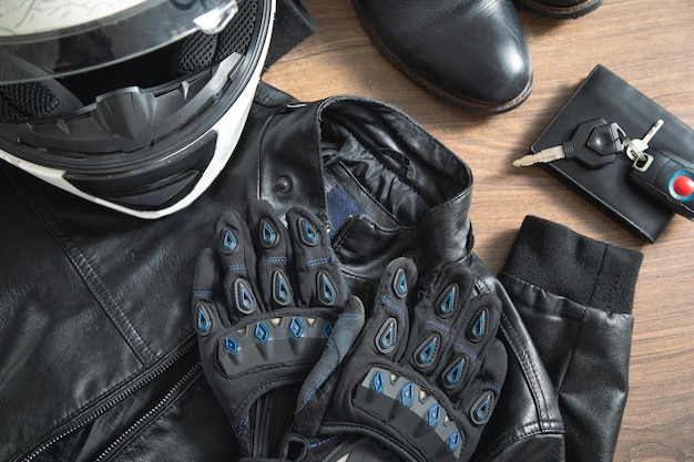 Les 10 équipements et accessoires essentiels pour tout motard - plare. découvrez notre large sélection d'accessoires pour motards : casques, gants, vestes, et bien plus encore. équipez-vous pour vivre votre passion de la moto en toute sécurité et style.