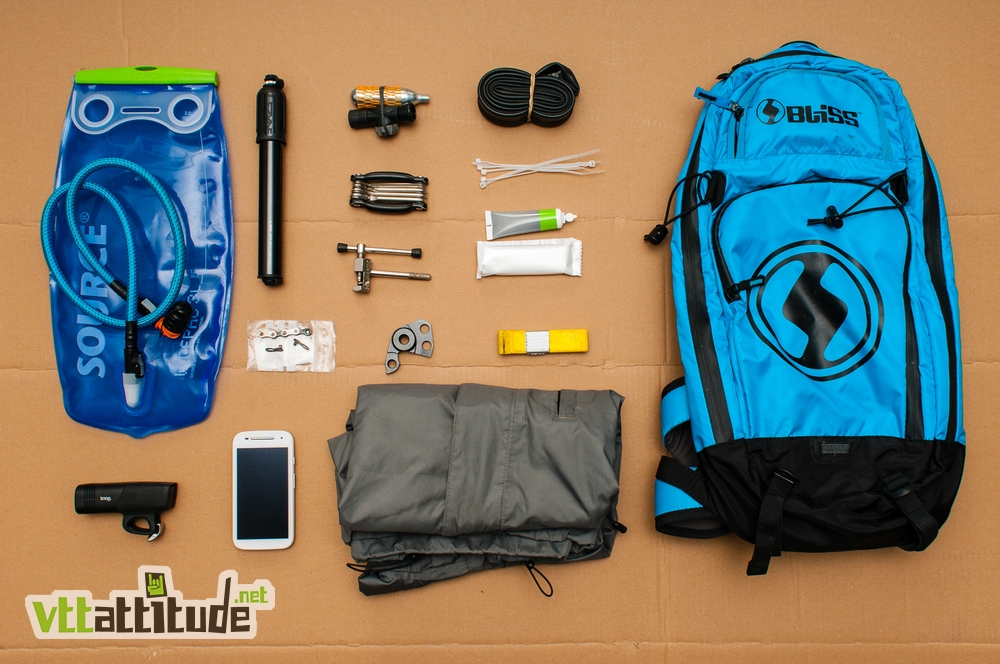 Les 10 accessoires de randonnée essentiels pour vos aventures en plein air - plare. découvrez les accessoires de randonnée essentiels pour optimiser votre expérience en plein air. des équipements pratiques et indispensables pour garantir confort, sécurité et plaisir lors de vos aventures en nature.