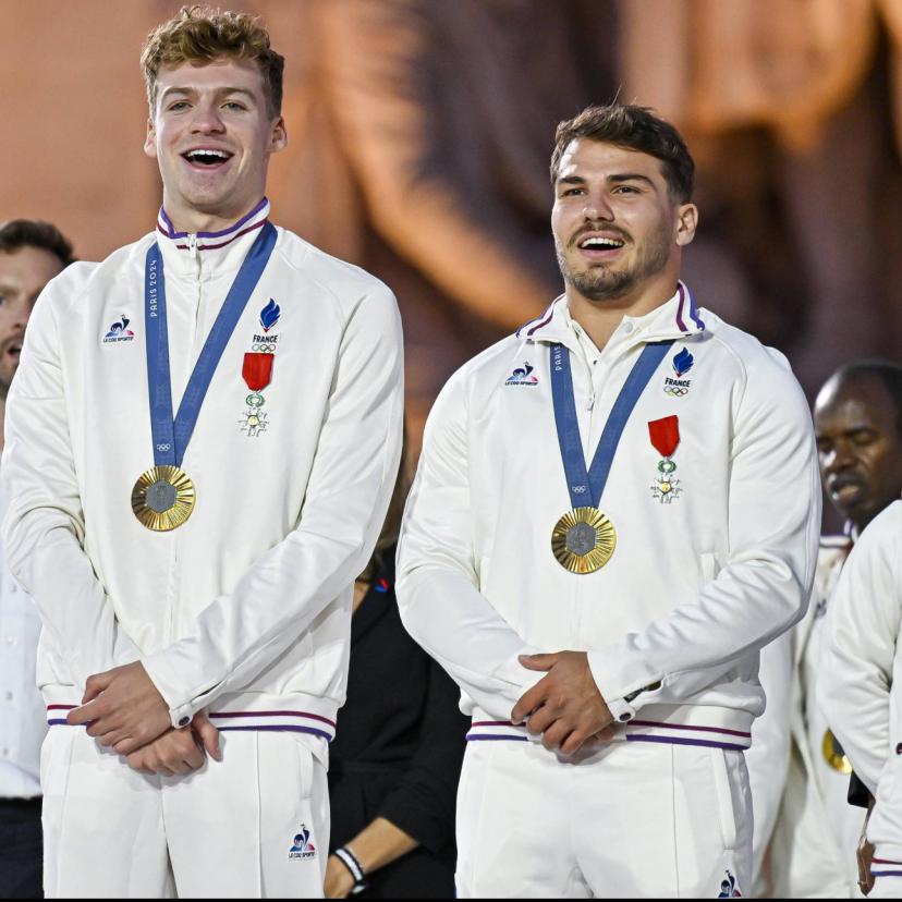 Les 10 athlètes les plus décorés d'or dans l'histoire des Jeux olympiques - plare. découvrez les athlètes français qui ont brillé aux jeux olympiques en décrochant la médaille d'or. revivez leurs parcours exceptionnels, leurs défis surmontés et leurs moments inoubliables sur la scène mondiale.