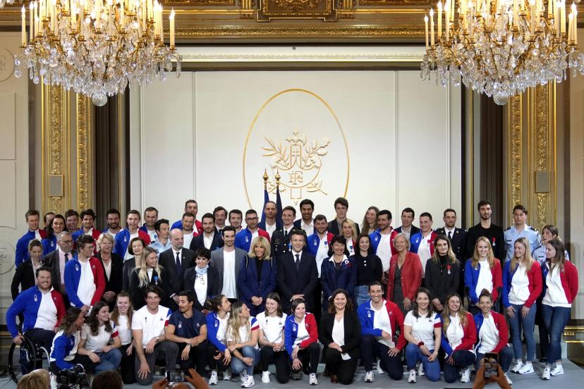 découvrez l'incroyable parcours des athlètes décorés d'or aux jeux olympiques, leurs performances exceptionnelles etl'engagement inébranlable qui les a conduits à la victoire. plongez au cœur de leurs histoires inspirantes et célébrez leur réussite.