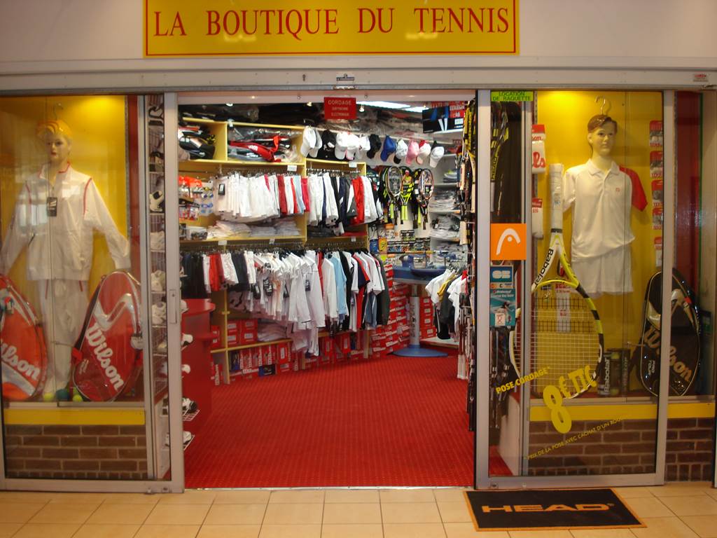 découvrez notre sélection de boutiques dédiées au tennis, offrant tout le nécessaire pour les passionnés : vêtements, chaussures, raquettes et accessoires. que vous soyez débutant ou joueur confirmé, trouvez l'équipement parfait pour améliorer votre jeu et profiter pleinement de chaque match.