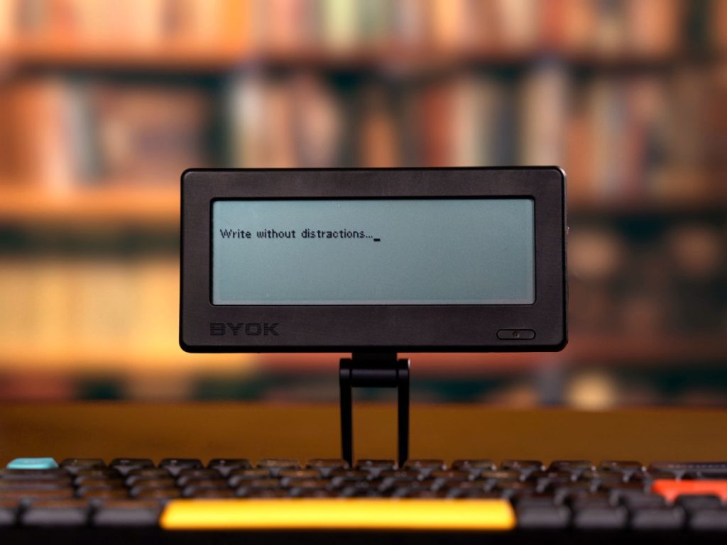Découvrez BYOK : L’Appareil de Rédaction Ultra-Minimaliste Qui Transforme Votre Créativité !
