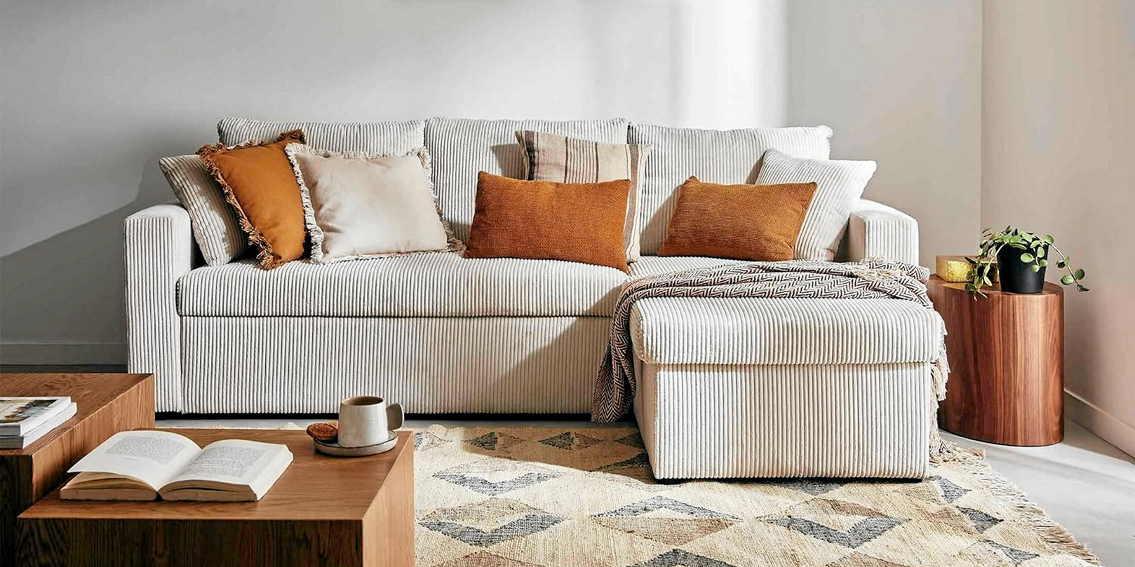 découvrez notre collection de canapés 2025, alliant design moderne et confort exceptionnel. idéaux pour tous les styles d'intérieur, ces canapés sont fabriqués avec des matériaux de qualité pour garantir durabilité et élégance. transformez votre salon en un espace accueillant et tendance.