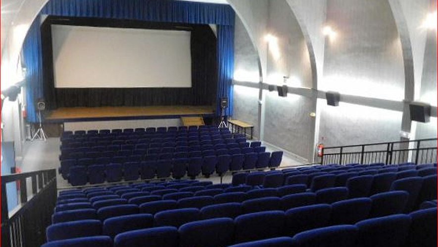 La transformation discrète du cinéma à distance - plare. découvrez l'univers du cinéma à distance, où vous pouvez profiter de vos films et séries préférés sans quitter le confort de votre maison. explorez une vaste sélection de titres récents et classiques, des critiques de films, des conseils de visionnage, et partagez vos impressions avec d'autres passionnés. rejoignez-nous pour une expérience cinématographique unique et personnalisée à portée de clic.