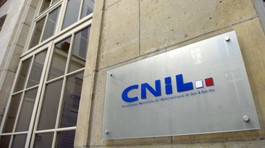 la cnil met en garde google en annonçant une potentielle amende, soulignant les enjeux de conformité à la réglementation sur la protection des données personnelles. découvrez les implications de cette décision et son impact sur les pratiques de google.