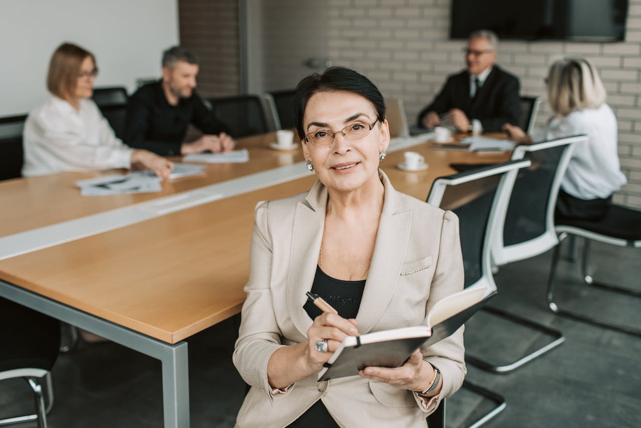 Les étapes pour se lancer dans la profession de corroyeur - plare. découvrez comment devenir corroyeur, un métier fascinant au cœur du traitement des peaux. apprenez les compétences nécessaires, les formations disponibles et les perspectives de carrière dans ce domaine passionnant, alliant tradition et savoir-faire artisanal.