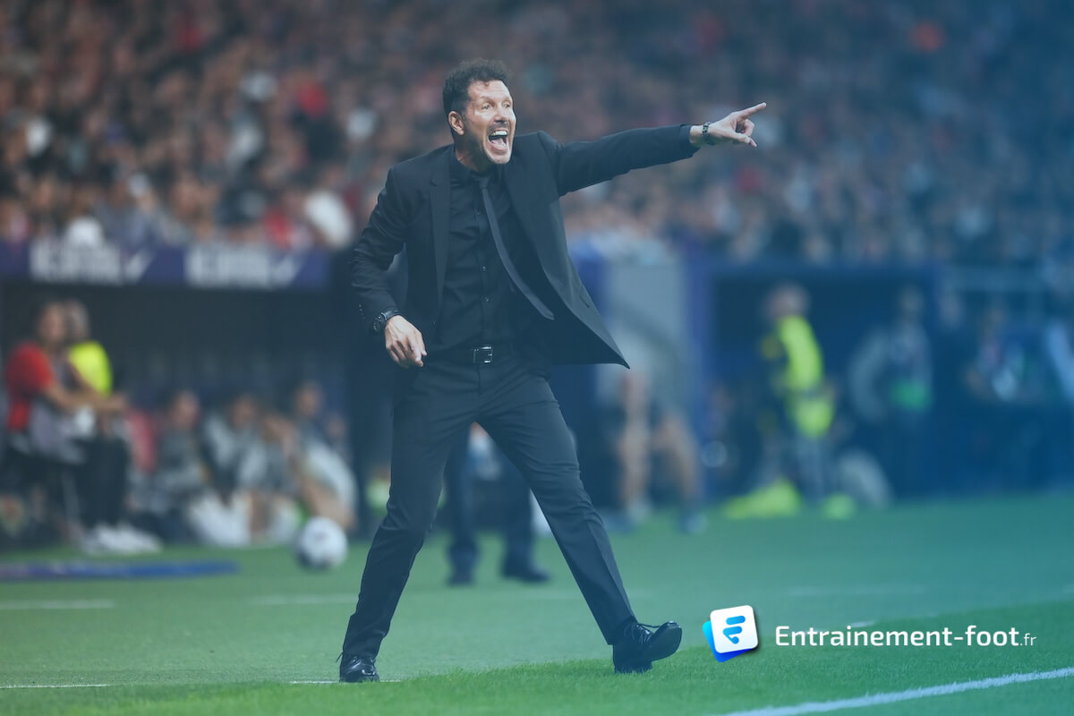 Les 10 entraîneurs les plus légendaires du football à travers l'histoire - plare. découvrez l'univers fascinant des entraîneurs légendaires du football. plongez dans l'histoire des tacticiens qui ont marqué le sport par leurs stratégies innovantes et leurs succès mémorables. apprenez-en plus sur leurs carrières, leurs philosophies de jeu et l'impact qu'ils ont eu sur les équipes et les joueurs à travers le monde.