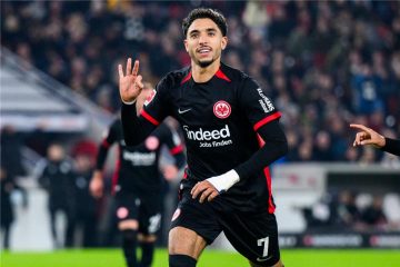 Les 10 entraîneurs les plus légendaires du football à travers l'histoire - plare. découvrez les histoires fascinantes des entraîneurs légendaires du football qui ont marqué l'histoire du sport par leur vision, leur stratégie et leur passion. plongez dans l'univers de ces icônes, leurs succès, et l'impact qu'ils ont eu sur les équipes et les joueurs.
