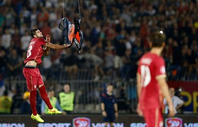 Les 10 footballeurs serbes qui ont marqué l'histoire du football - plare. découvrez l'histoire fascinante des footballeurs serbes qui ont marqué le monde du football. des légendes aux talents contemporains, plongez dans leurs parcours, leurs exploits et l'impact qu'ils ont eu sur le sport.