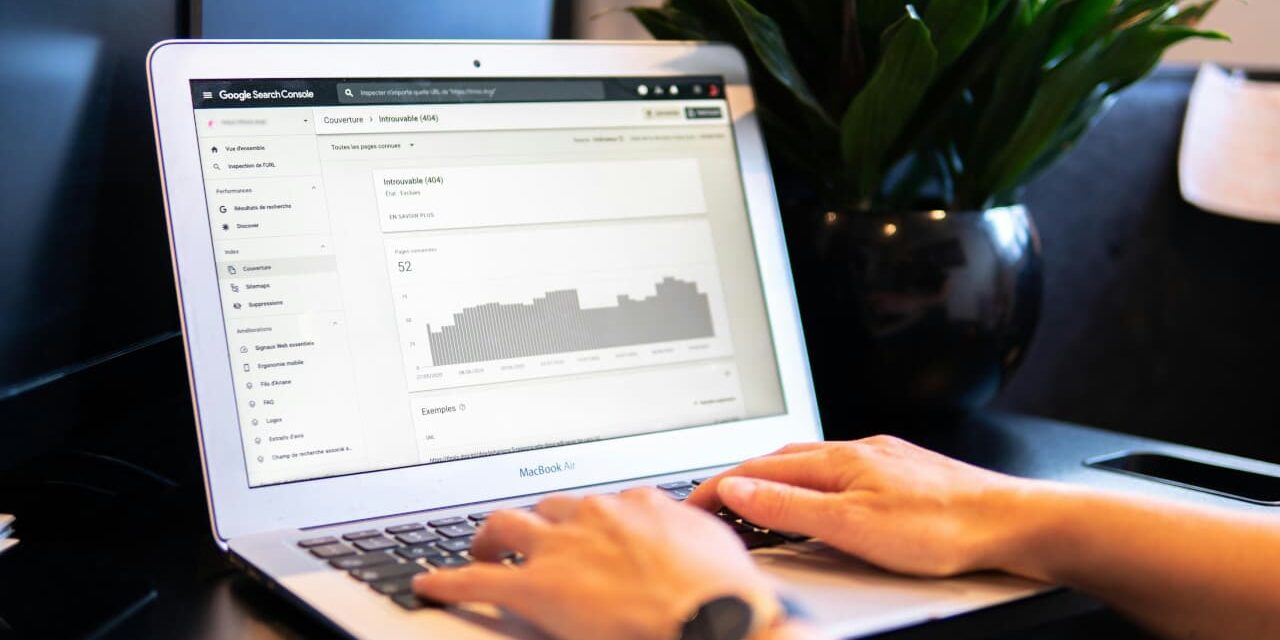 découvrez comment utiliser google search console avec l'intelligence artificielle pour optimiser votre référencement, analyser les performances de votre site et améliorer votre visibilité en ligne. apprenez à tirer parti des outils avancés et des rapports personnalisés pour maximiser votre présence sur les moteurs de recherche.