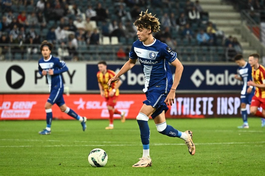 découvrez les grands joueurs qui ont marqué l'histoire du kaa la gantoise. plongez dans la carrière de ces talents exceptionnels et leur impact sur le club belge. revivez les moments forts et les performances mémorables de ces figures emblématiques du football.