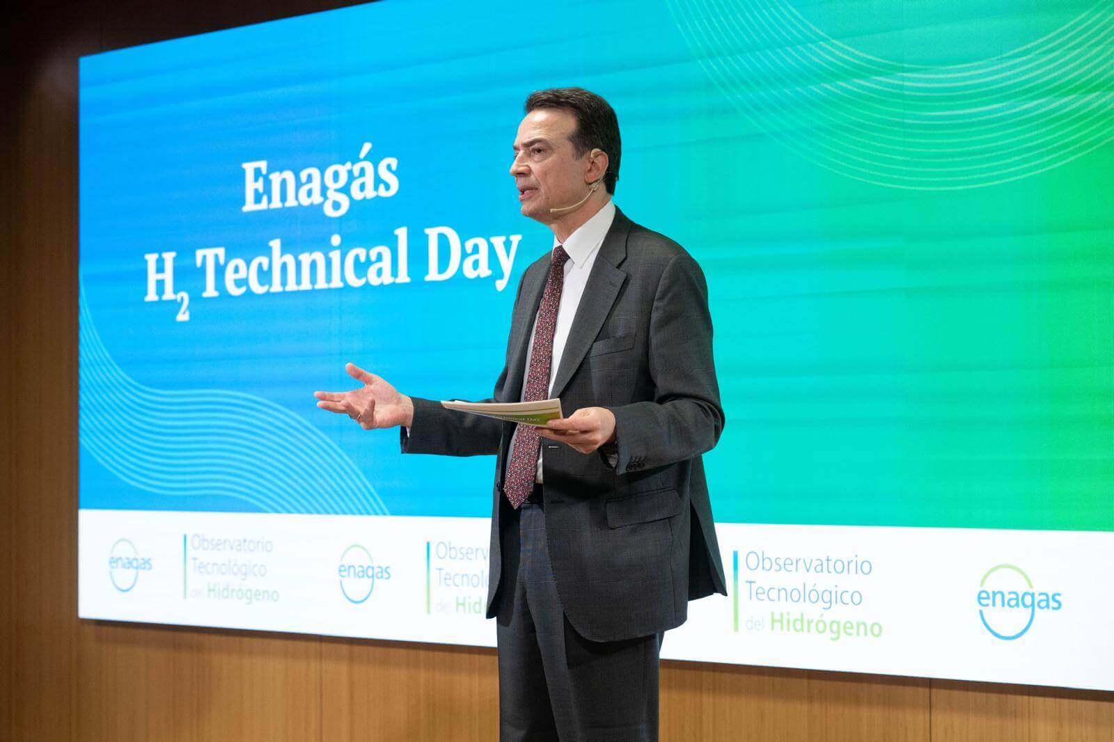 hidrogeno para inteligencia artificial 0 - plare.