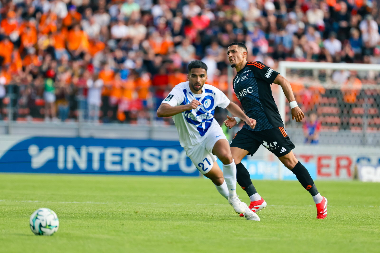 Les 10 icônes du grenoble foot 38 à travers l'histoire - plare. découvrez les icônes du gf38, emblématiques de l'histoire du grenoble foot 38. plongez dans l'univers des joueurs légendaires et des moments mémorables qui ont façonné le club. revivez les grandes victoires et l'esprit passionné des supporters.
