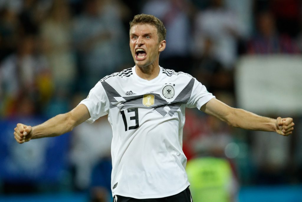 découvrez les joueurs allemands incontournables qui ont marqué l'histoire du football. explorez leurs talents, performances mémorables et contributions exceptionnelles au sport.