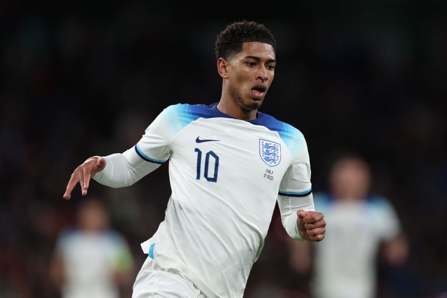 Les légendes du football : top 10 des joueurs allemands incontournables - plare. découvrez les joueurs allemands incontournables qui ont marqué l'histoire du football. de leurs performances exceptionnelles aux moments mémorables, plongez dans l'univers des talents allemands qui ont façonné le sport.