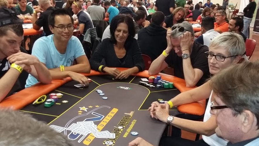 découvrez les joueurs de poker incontournables qui ont marqué l'histoire du jeu. apprenez-en plus sur leur parcours, leurs stratégies et les moments clés qui les ont propulsés au sommet. que vous soyez un passionné ou un novice, plongez dans l'univers fascinant du poker avec ces légendes du tapis vert.