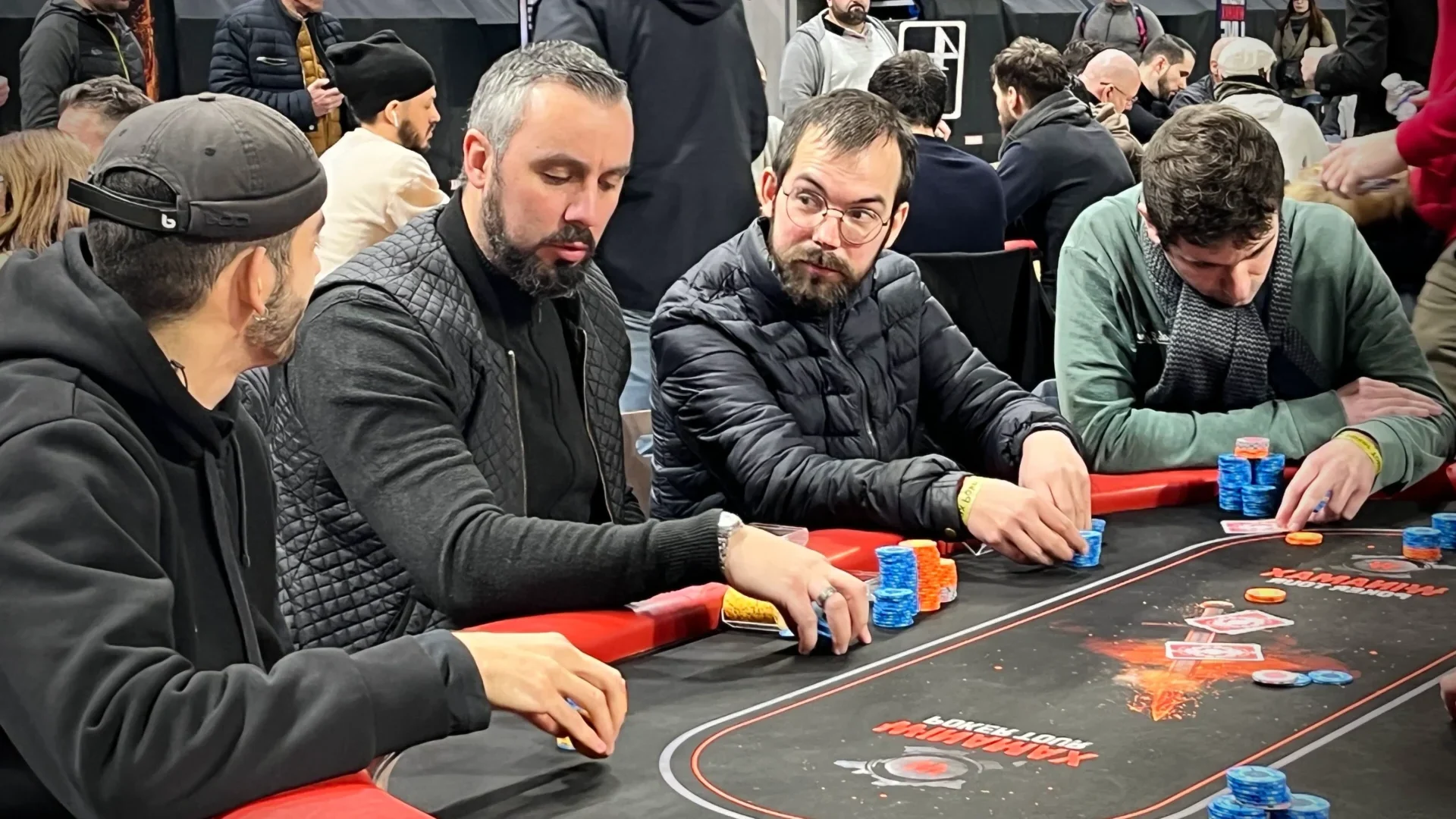 découvrez les joueurs de poker incontournables qui ont marqué l'histoire du jeu. apprenez-en plus sur leurs stratégies, leurs succès et comment ils ont influencé l'univers du poker.