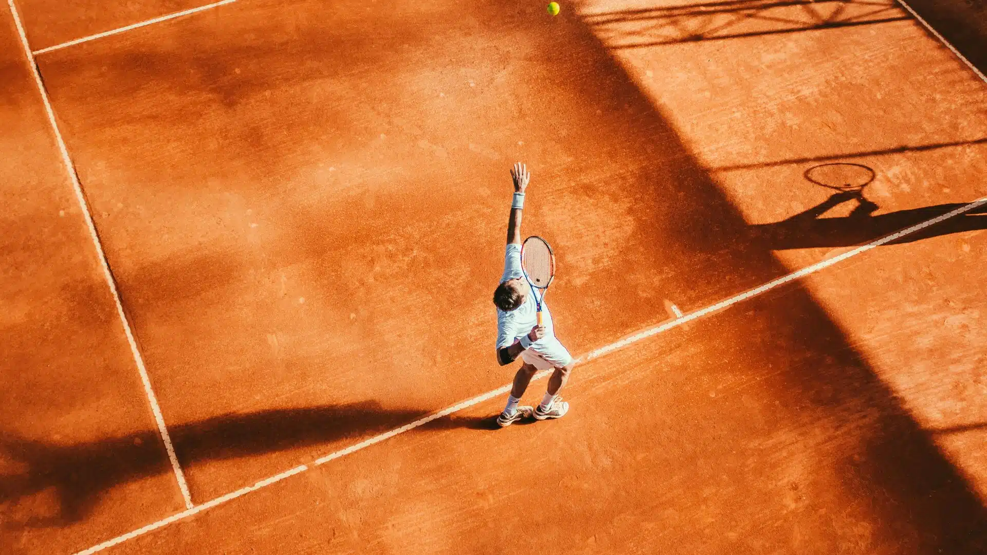 découvrez l'univers fascinant des joueurs de tennis les plus riches. plongez dans leur vie luxueuse, leurs gains impressionnants et les grandes marques qui les sponsorisent. explorez comment ces athlètes d'élite ont non seulement conquis les courts, mais aussi construit des empires financiers.