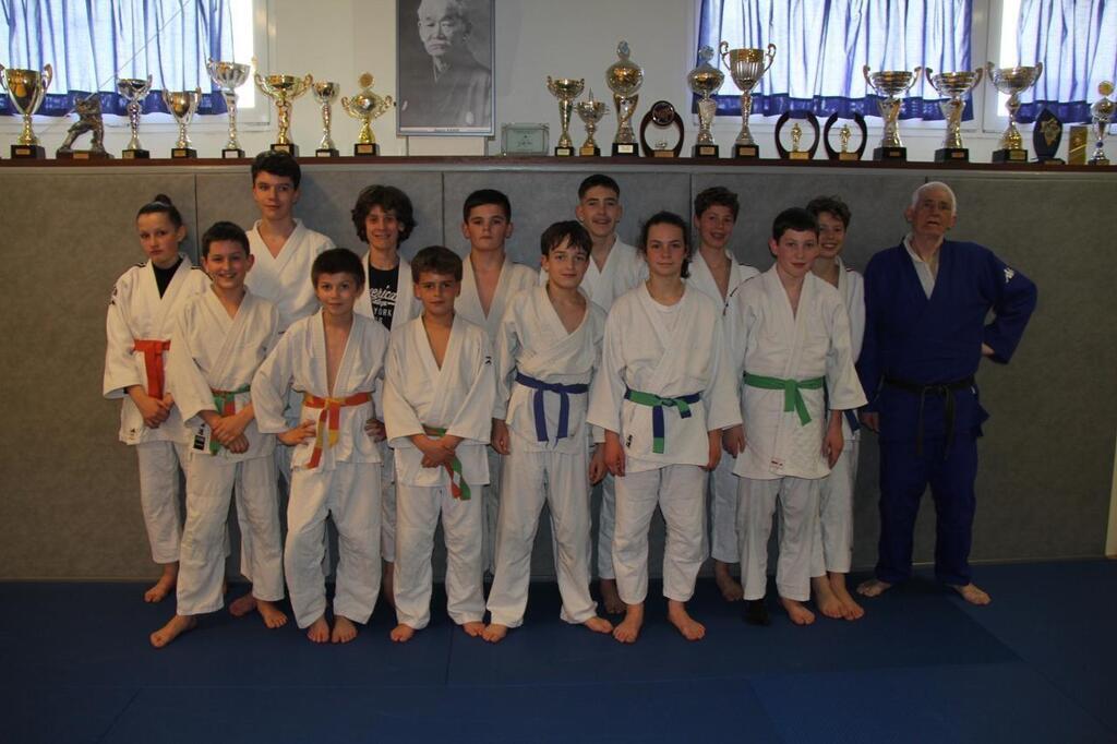 Les 10 judokas les plus emblématiques de l'histoire - plare. découvrez les judokas emblématiques qui ont marqué l'histoire de ce sport avec leurs performances exceptionnelles, leur détermination et leur passion. plongez dans l'univers du judo et apprenez-en plus sur ces athlètes qui inspirent des générations.