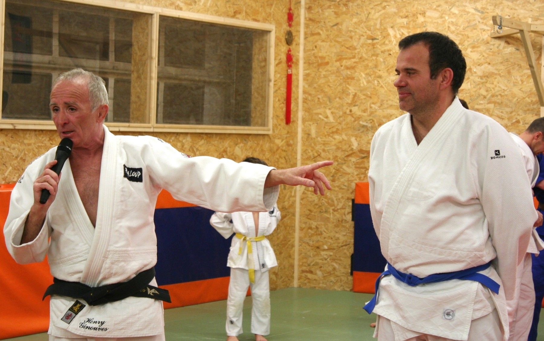 Les 10 judokas les plus emblématiques de l'histoire - plare. découvrez les judokas emblématiques qui ont marqué l'histoire de ce sport à travers leurs performances et leur détermination. plongez dans l'univers fascinant du judo et apprenez davantage sur ces figures emblématiques qui ont inspiré des générations.