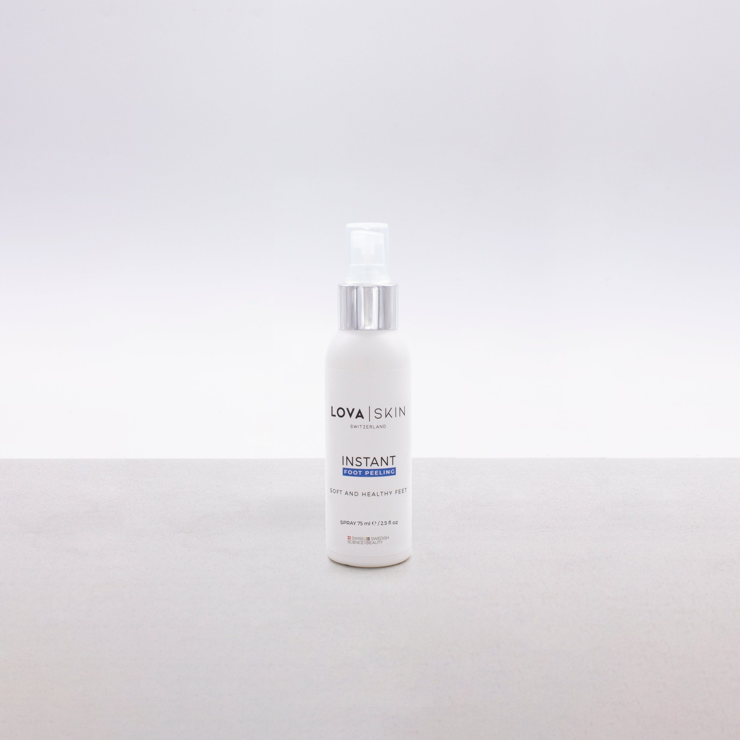 découvrez le kit peeling pieds lovaskin, votre solution idéale pour des pieds doux et exfoliés. profitez d'un soin complet à domicile qui élimine les peaux mortes et révèle une peau lisse et éclatante. offrez à vos pieds le confort qu'ils méritent avec lovaskin.