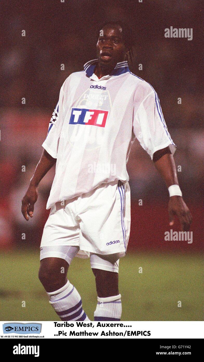 Les 10 légendes du football à l'AJ Auxerre - plare. découvrez les légendes du football d'aj auxerre, un club emblématique français. plongez dans l'histoire de ses joueurs iconiques et revivez les moments marquants qui ont façonné le destin de cette équipe.