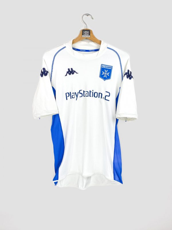 Les 10 légendes du football à l'AJ Auxerre - plare. découvrez les légendes du football d'aj auxerre, un club emblématique de l'histoire du football français. plongez dans le parcours de ses joueurs emblématiques, leurs exploits sur le terrain et l'impact qu'ils ont eu sur le club et ses supporters.