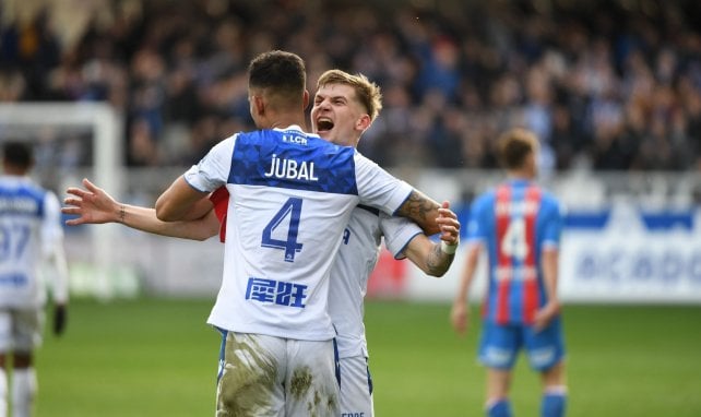 Les 10 légendes du football à l'AJ Auxerre - plare. découvrez l'histoire captivante des légendes du football d'aj auxerre, un club emblématique qui a marqué le paysage du football français. revivez les moments forts, les joueurs emblématiques et les souvenirs inoubliables qui font la fierté de cette équipe mythique.
