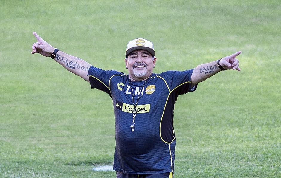 Les 10 légendes du football argentin qui ont marqué l'histoire du sport - plare. découvrez l'univers fascinant des légendes du football argentin. plongez dans l'histoire des joueurs emblématiques qui ont marqué le sport avec leur talent exceptionnel et leur passion. revivez les moments inoubliables et les exploits des héros du ballon rond argentins.