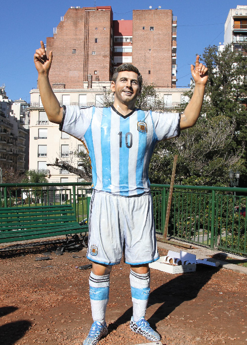 Les 10 légendes du football argentin qui ont marqué l'histoire du sport - plare. découvrez les légendes du football argentin, des héros du ballon rond qui ont marqué l'histoire du sport avec leur talent et leur passion. plongez dans l'univers des figures emblématiques comme diego maradona et lionel messi, et explorez leurs contributions indélébiles au monde du football.