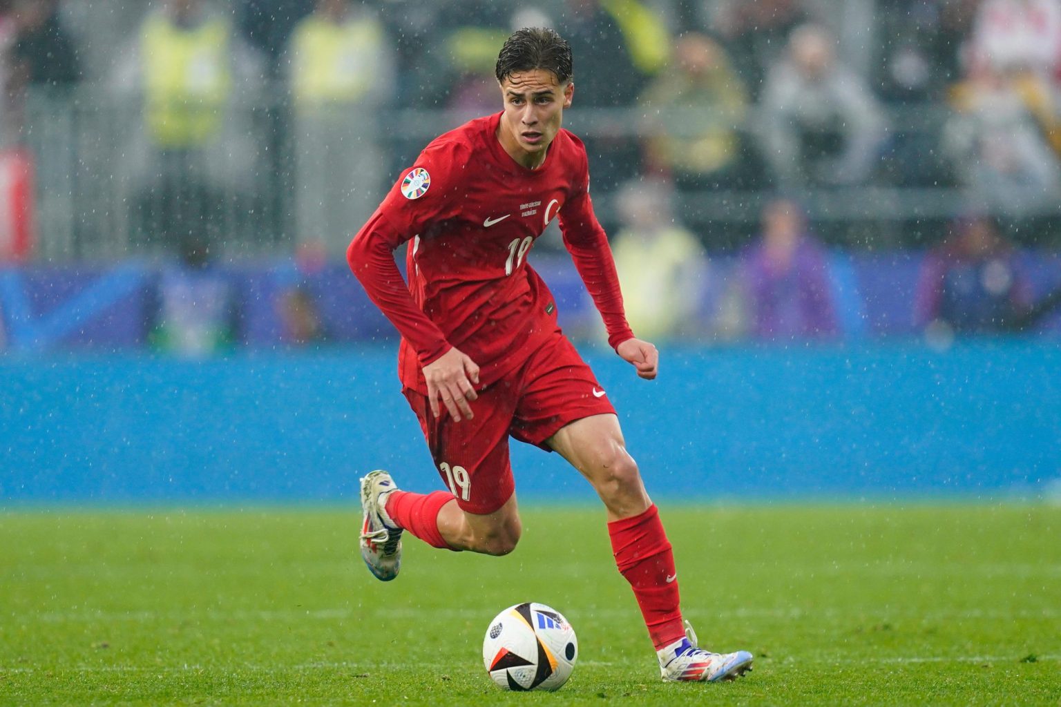 Les 10 légendes du football turc à travers l’histoire découvrez les légendes du football turc qui ont marqué l'histoire du sport. plongez dans les récits fascinants des grands joueurs, des moments mémorables et l'impact de ces icônes sur le football en turquie et au-delà.