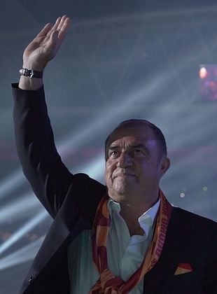 découvrez les légendes du football turc, de leurs exploits sur le terrain à leur impact sur le sport en turquie. plongez dans l'histoire des joueurs emblématiques qui ont marqué le football turc, leurs victoires mémorables et leur héritage.
